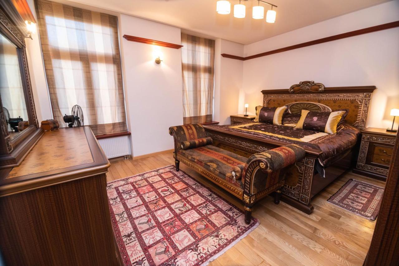 Heart Of Ferhadija Apartman Szarajevó Kültér fotó